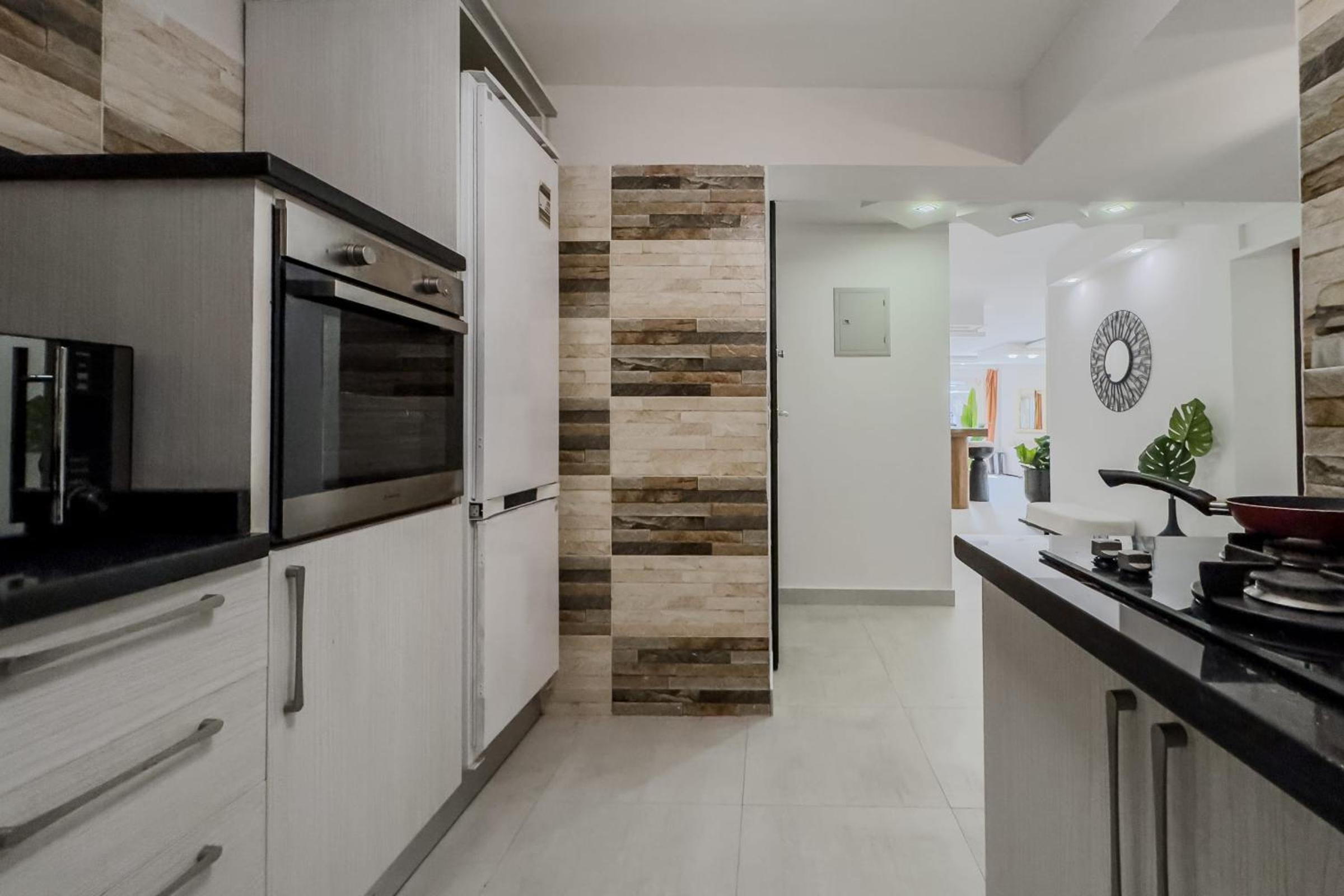 The 3BDR Avant-garde Residence 5 min to Airport