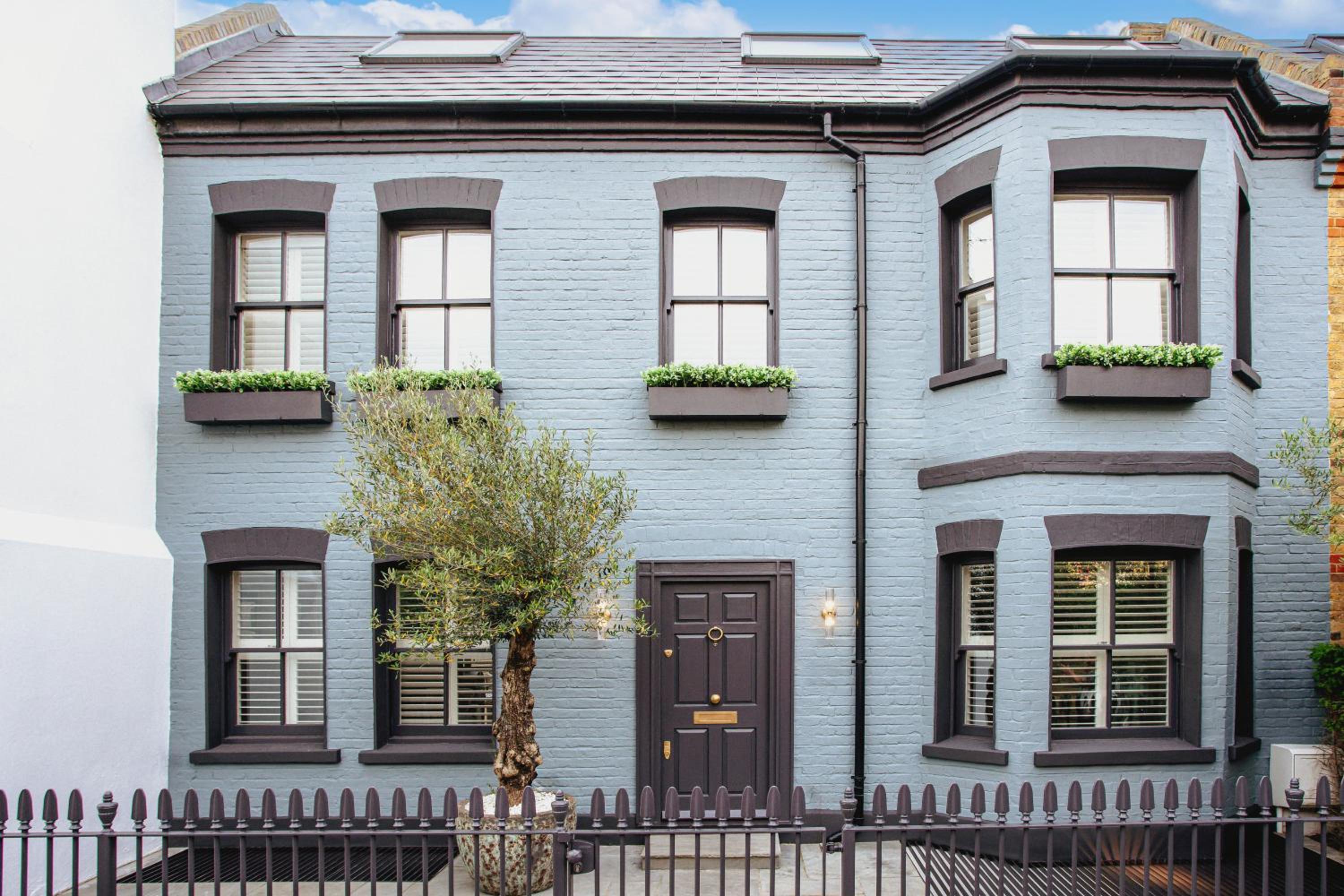 Luxury Fulham Townhouse with a Bar & Games Room
