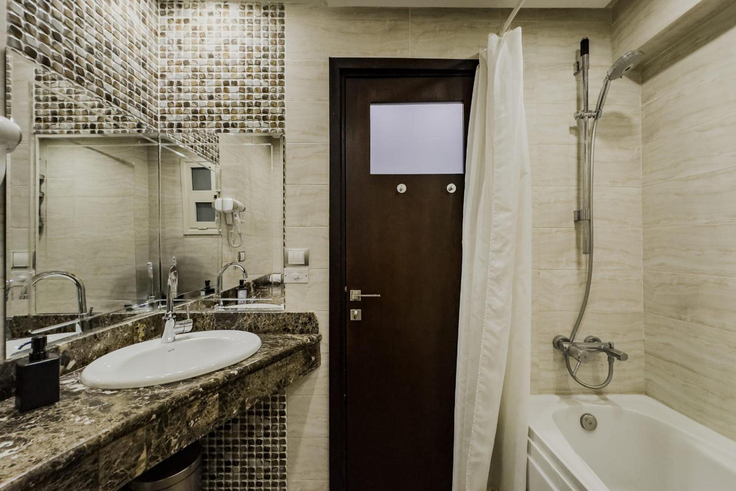 The 3BDR Avant-garde Residence 5 min to Airport
