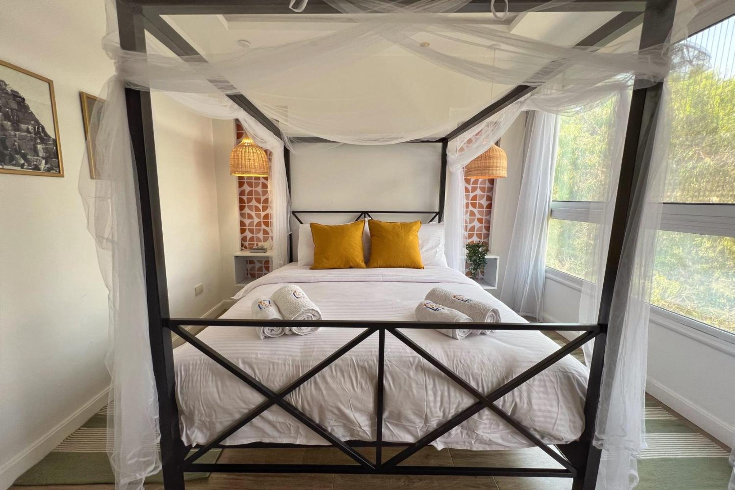 Spellbinding 2 BDR Apt At The Giza Pyramid's Doorstep
