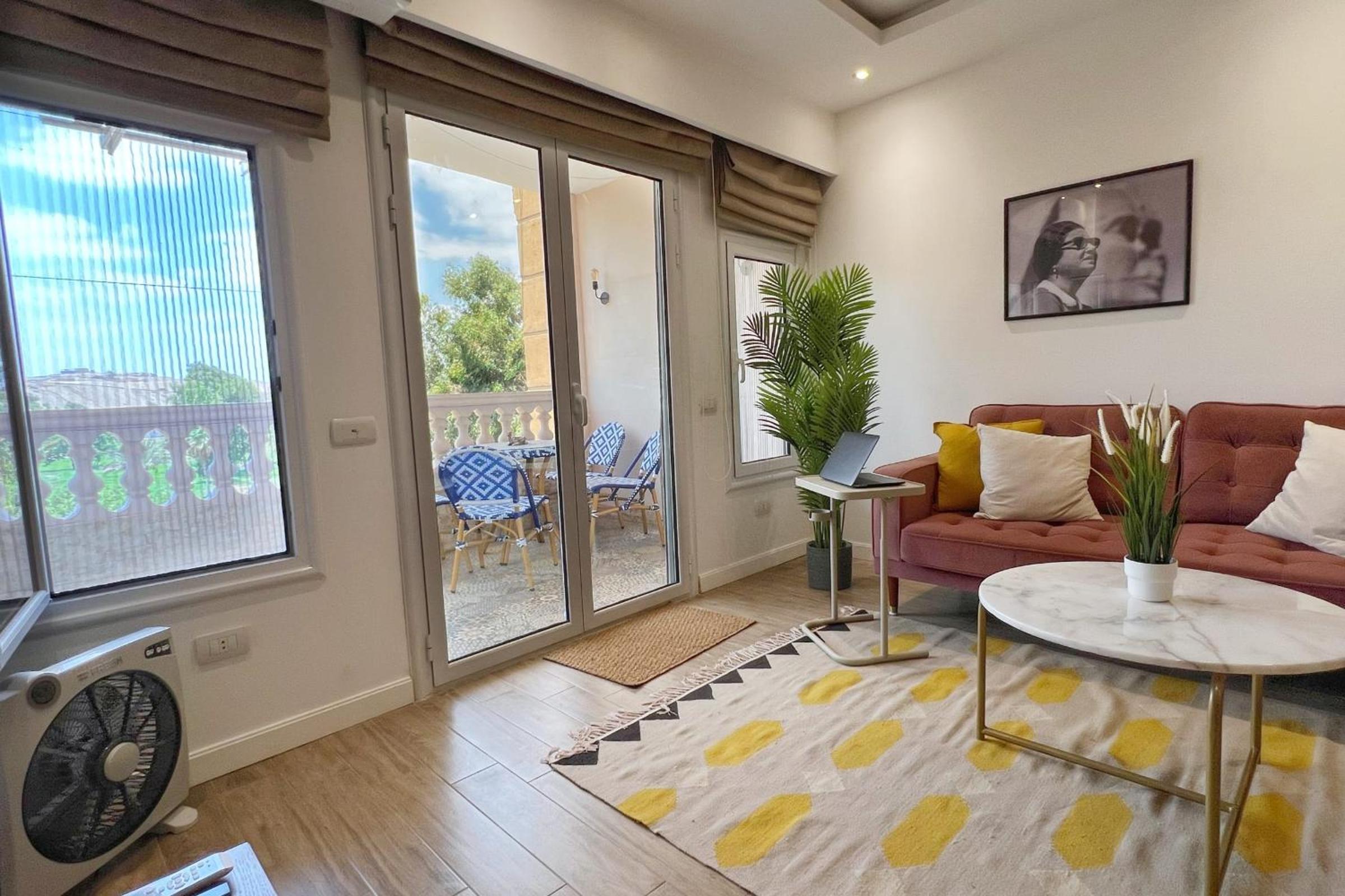 Spellbinding 2 BDR Apt At The Giza Pyramid's Doorstep