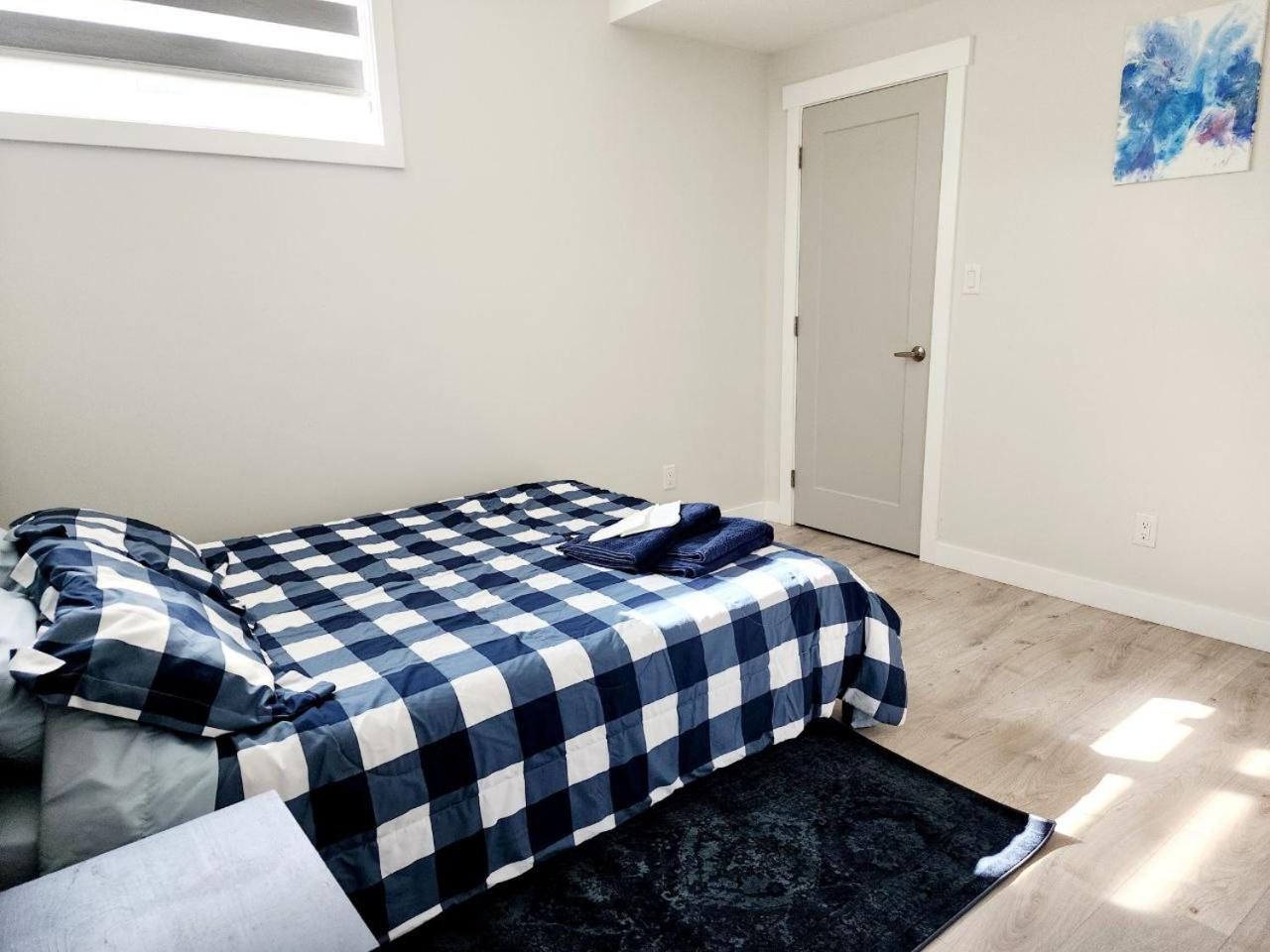 Luxury Cozy Basement Suite