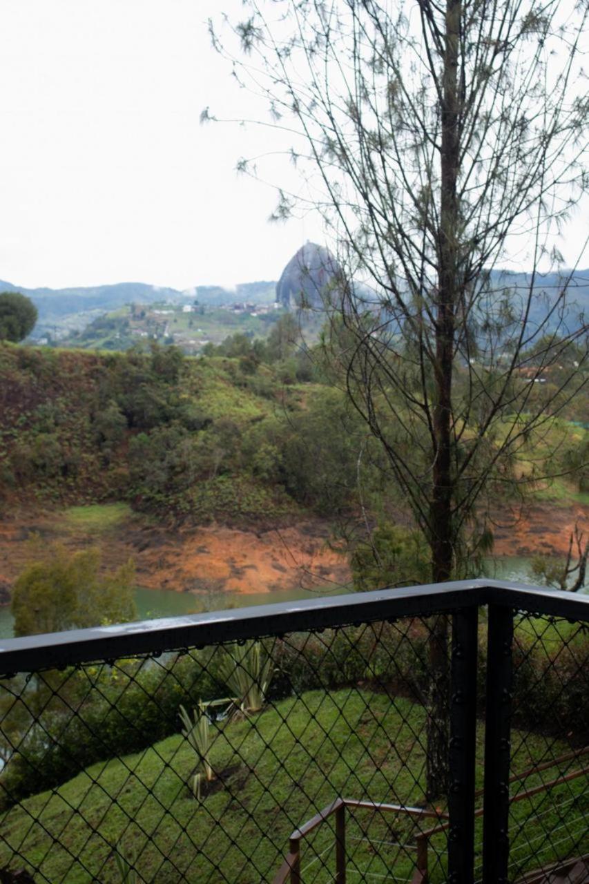 Ojo de Agua Cabañas en Guatapé