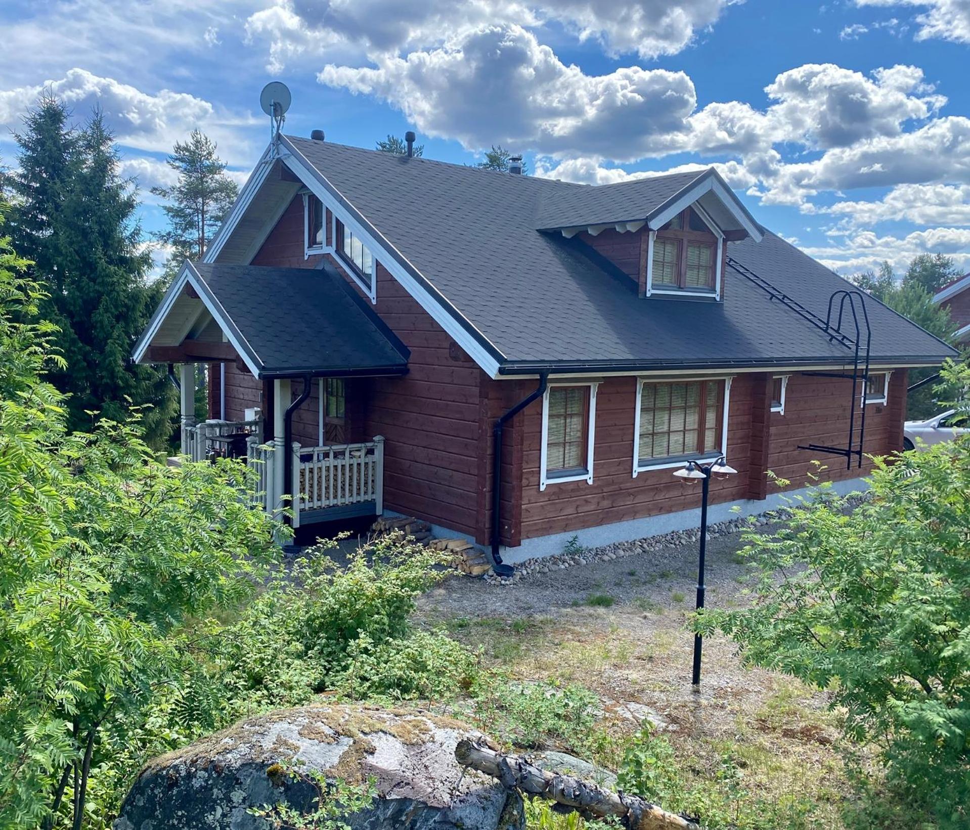Hirsihuvila Kolilla, Villa Lumme