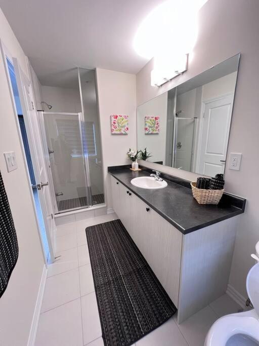 Brand New Luxurious 4B Townhouse