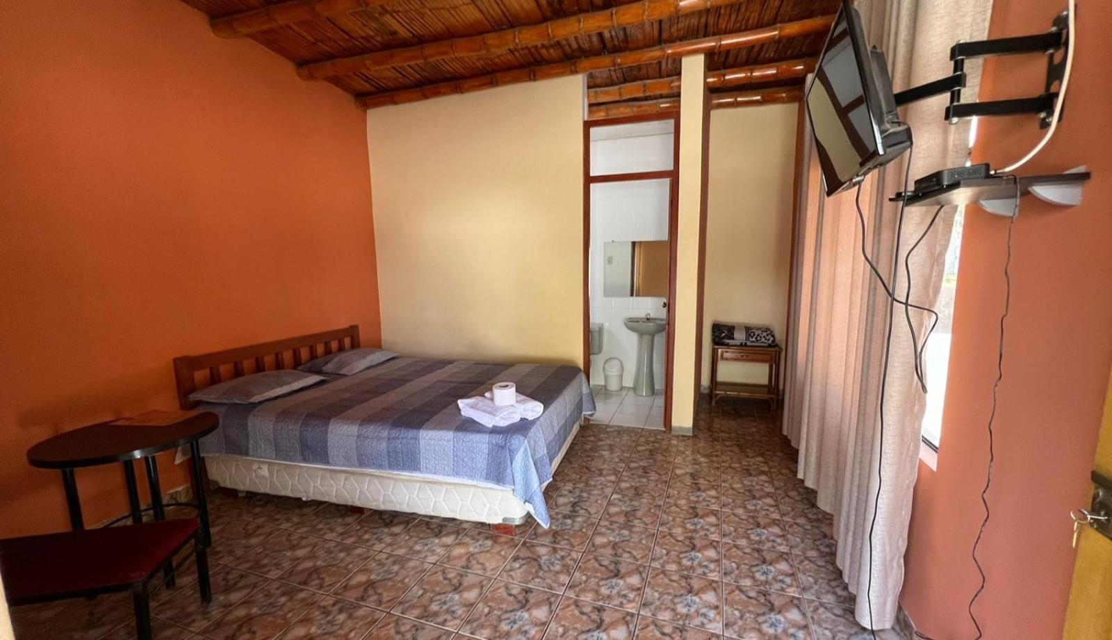 Hospedaje La Huega view 2
