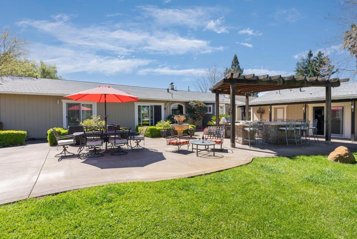 New Wine Country Vineyard View Guesthouse view 5