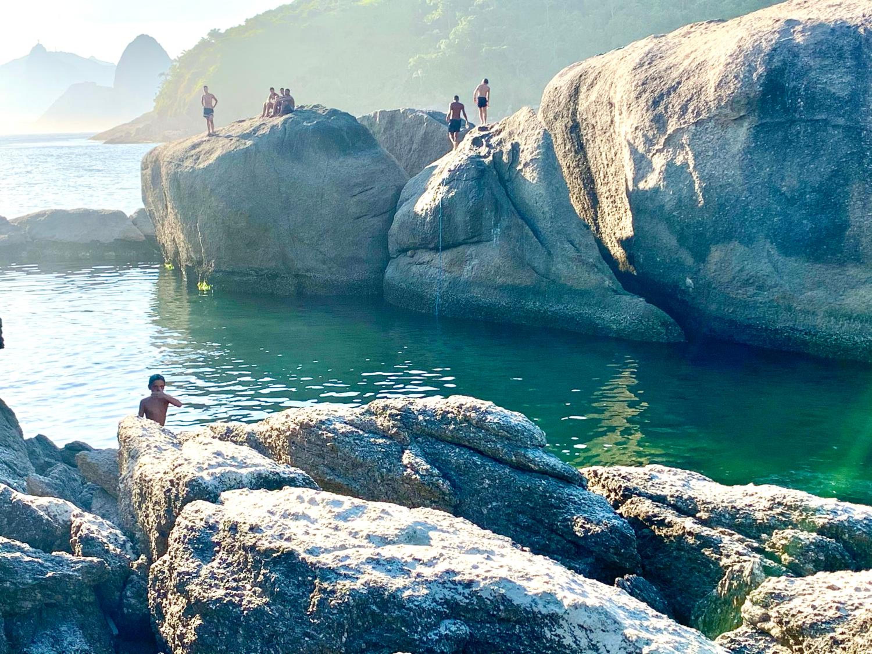 Descansar entre a lagoa e o mar