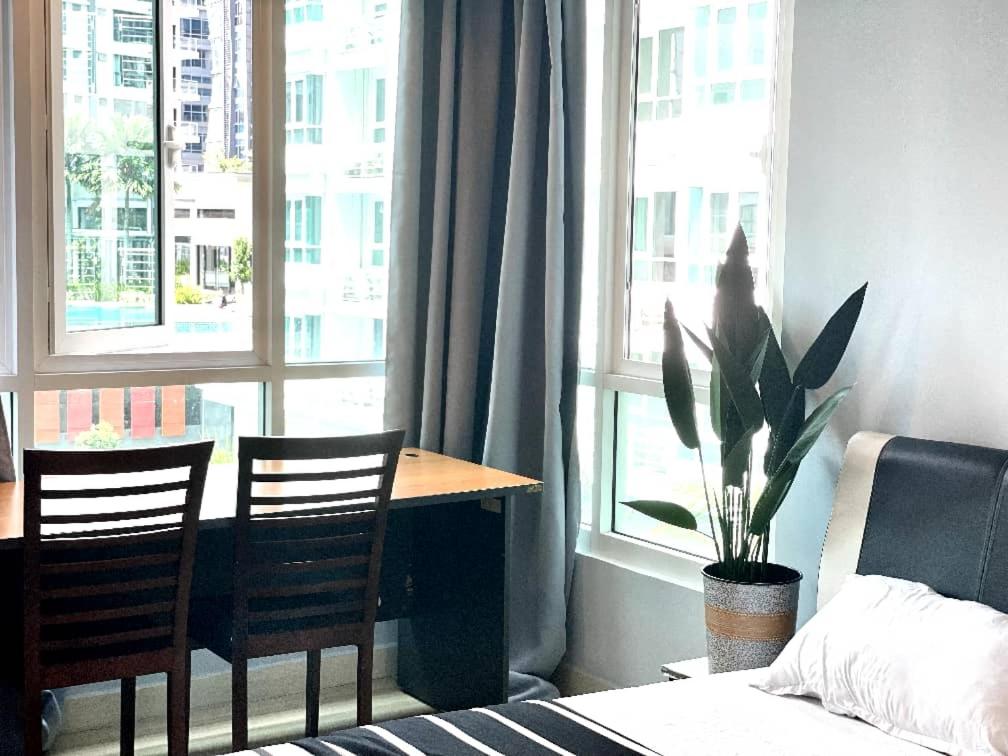 VR3 Sunway Velocity Spacious Apt中文房東