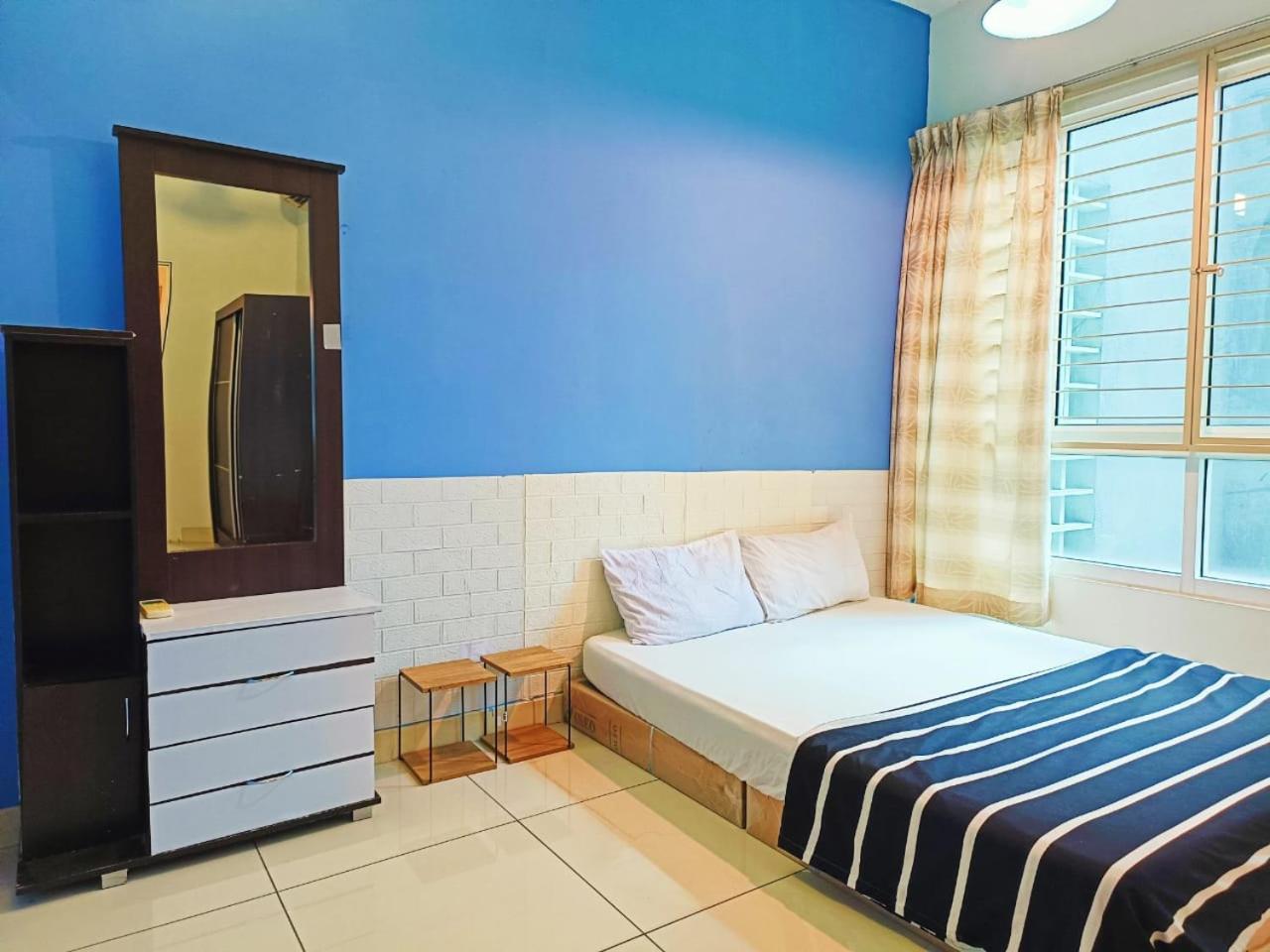 VR3 Sunway Velocity Spacious Apt中文房東