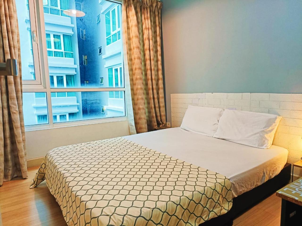 VR3 Sunway Velocity Spacious Apt中文房東