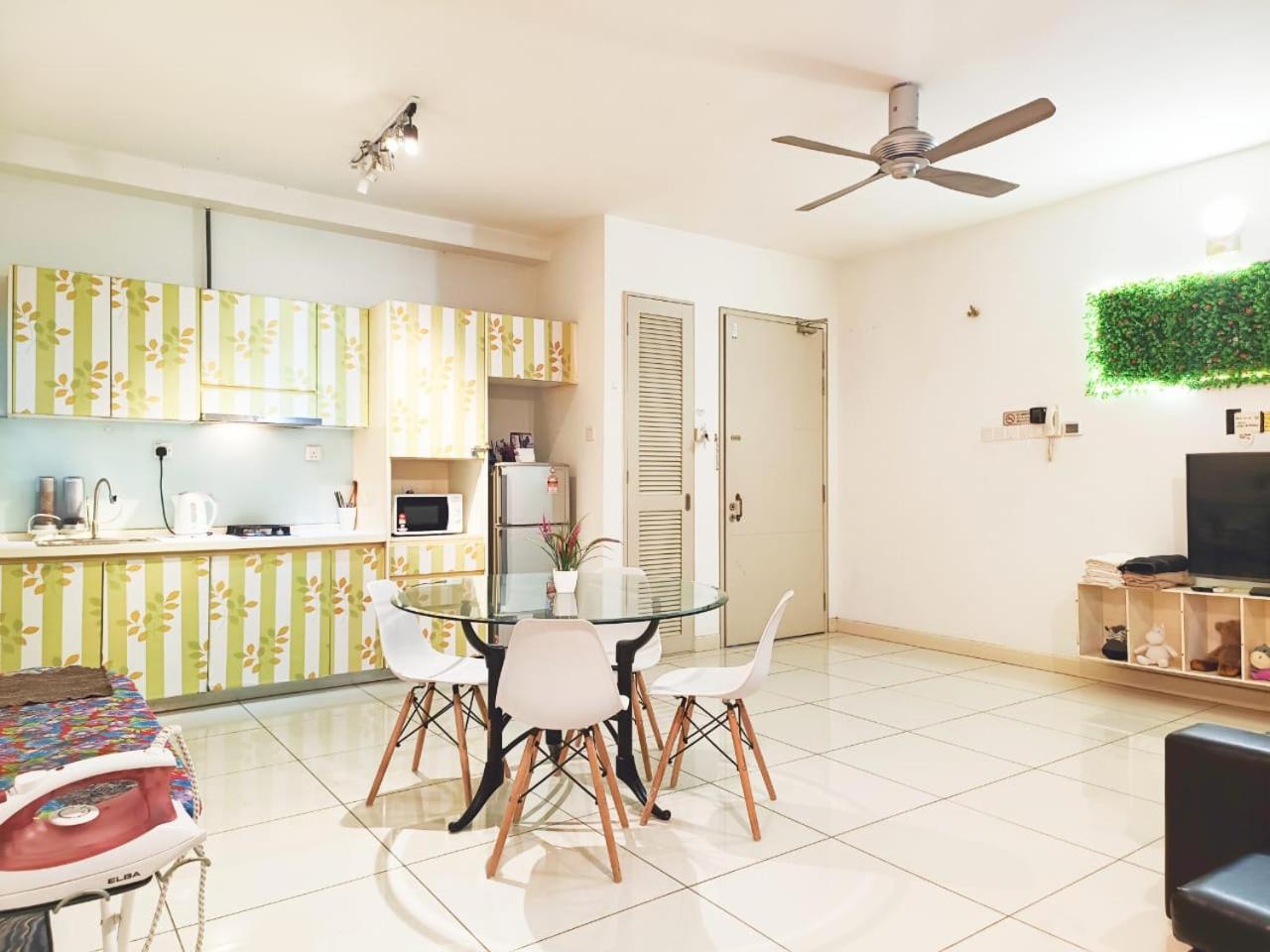 VR3 Sunway Velocity Spacious Apt中文房東