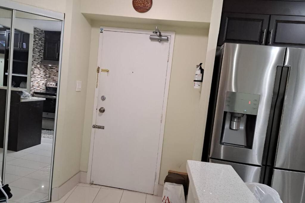 COZY Appartment in Toronto near Airport