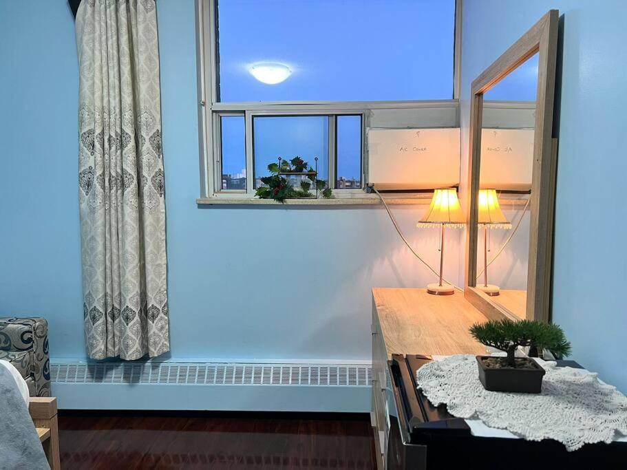 COZY Appartment in Toronto near Airport