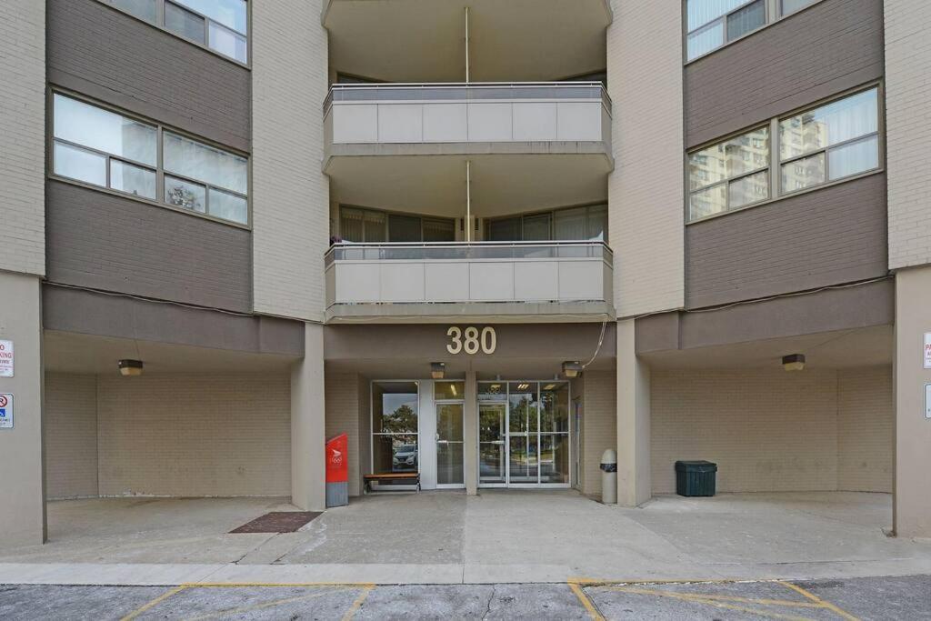 COZY Appartment in Toronto near Airport