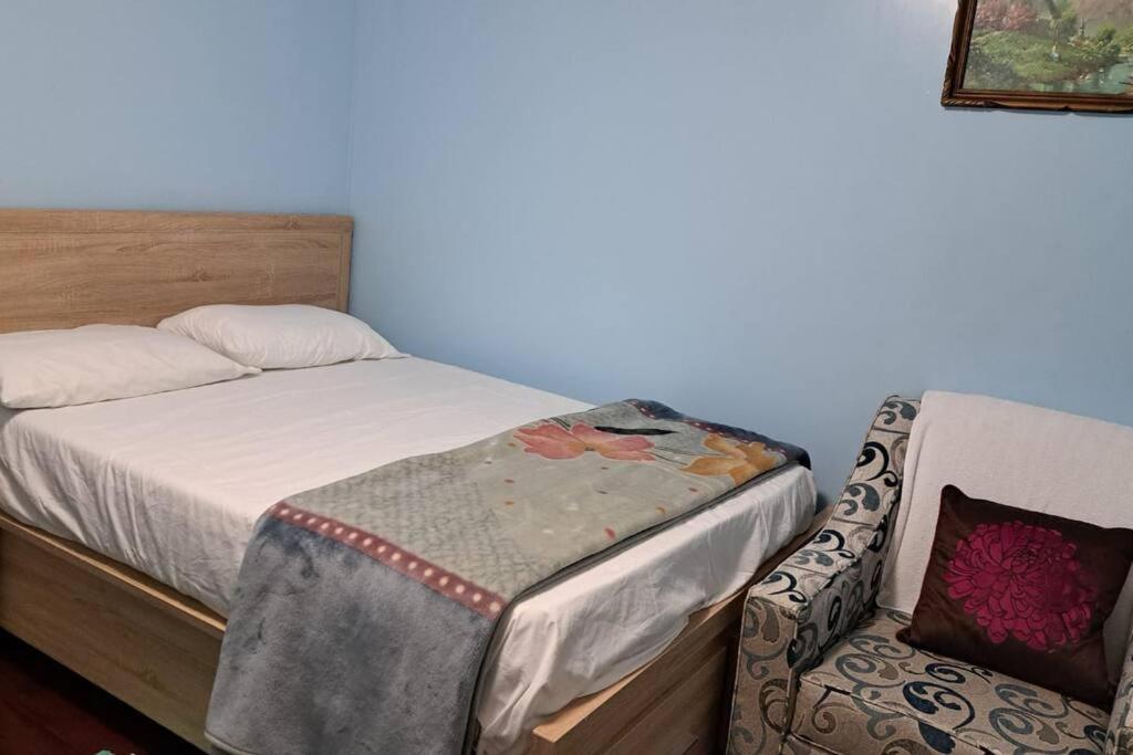 COZY Appartment in Toronto near Airport