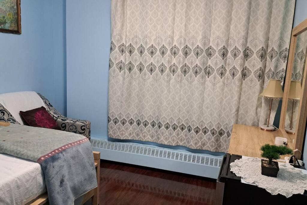 COZY Appartment in Toronto near Airport