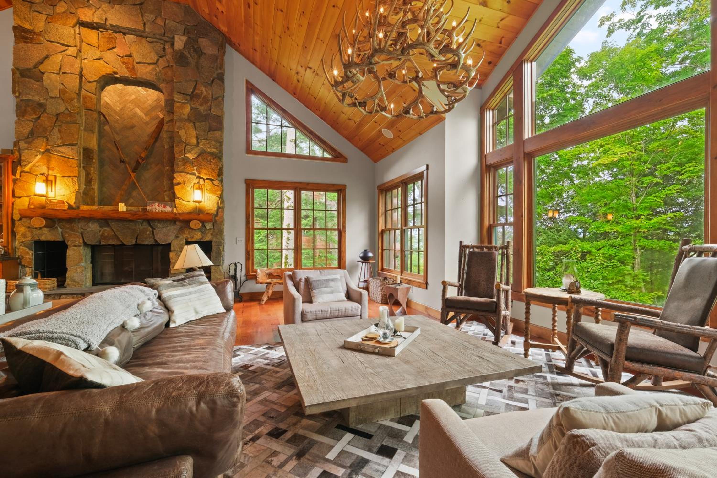 Luxury Log Cabin w Elevator, Hot Tub & Pool Table view 2