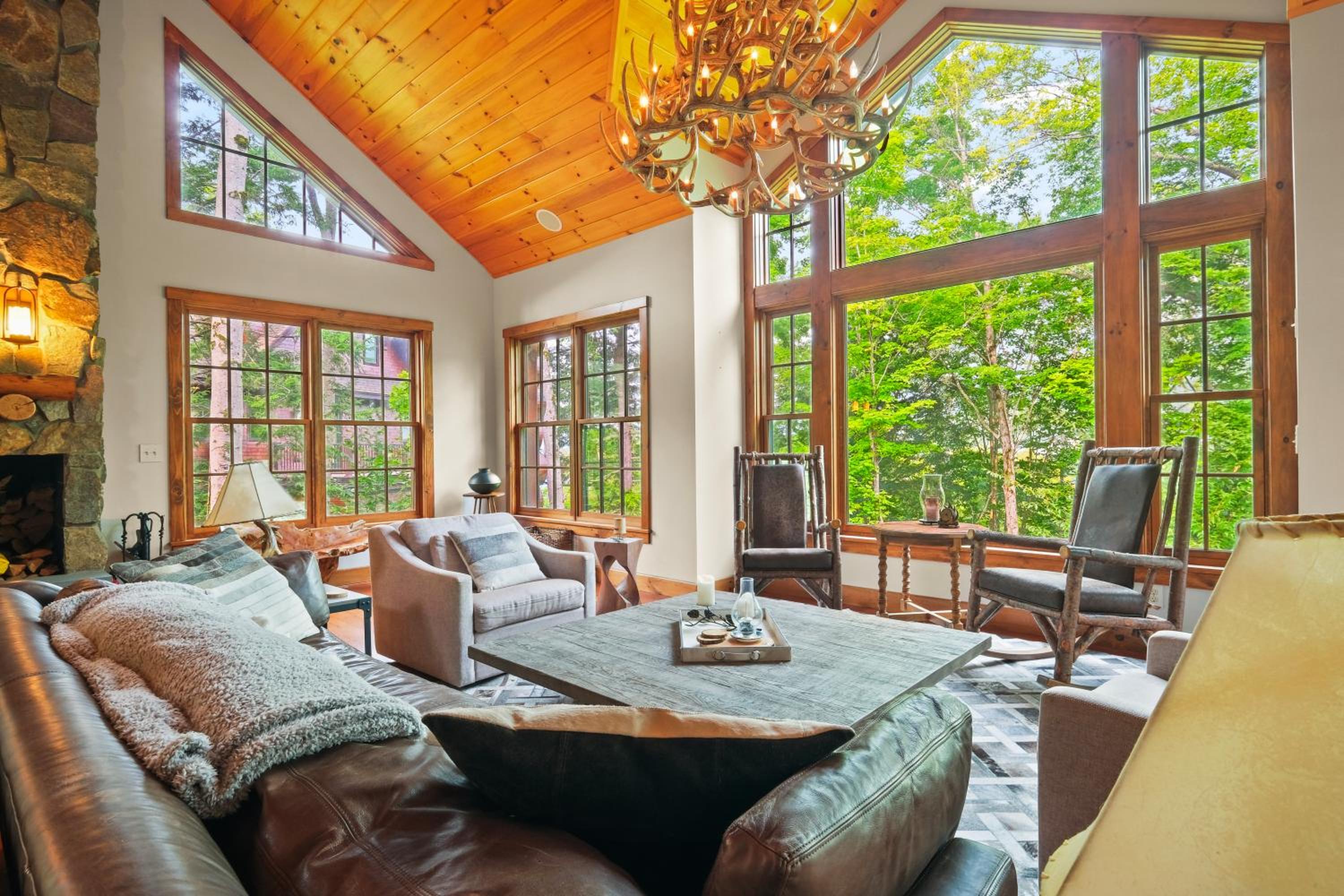 Luxury Log Cabin w Elevator, Hot Tub & Pool Table view 5