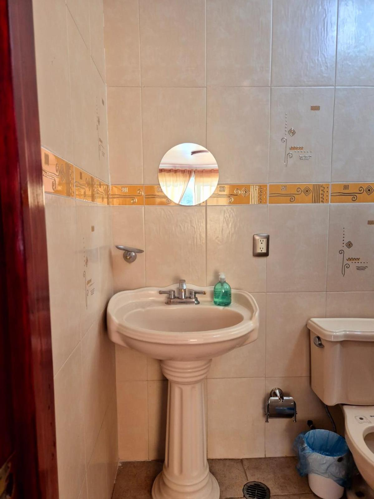 Residencia amplia, cómoda y con asadores listos view 2