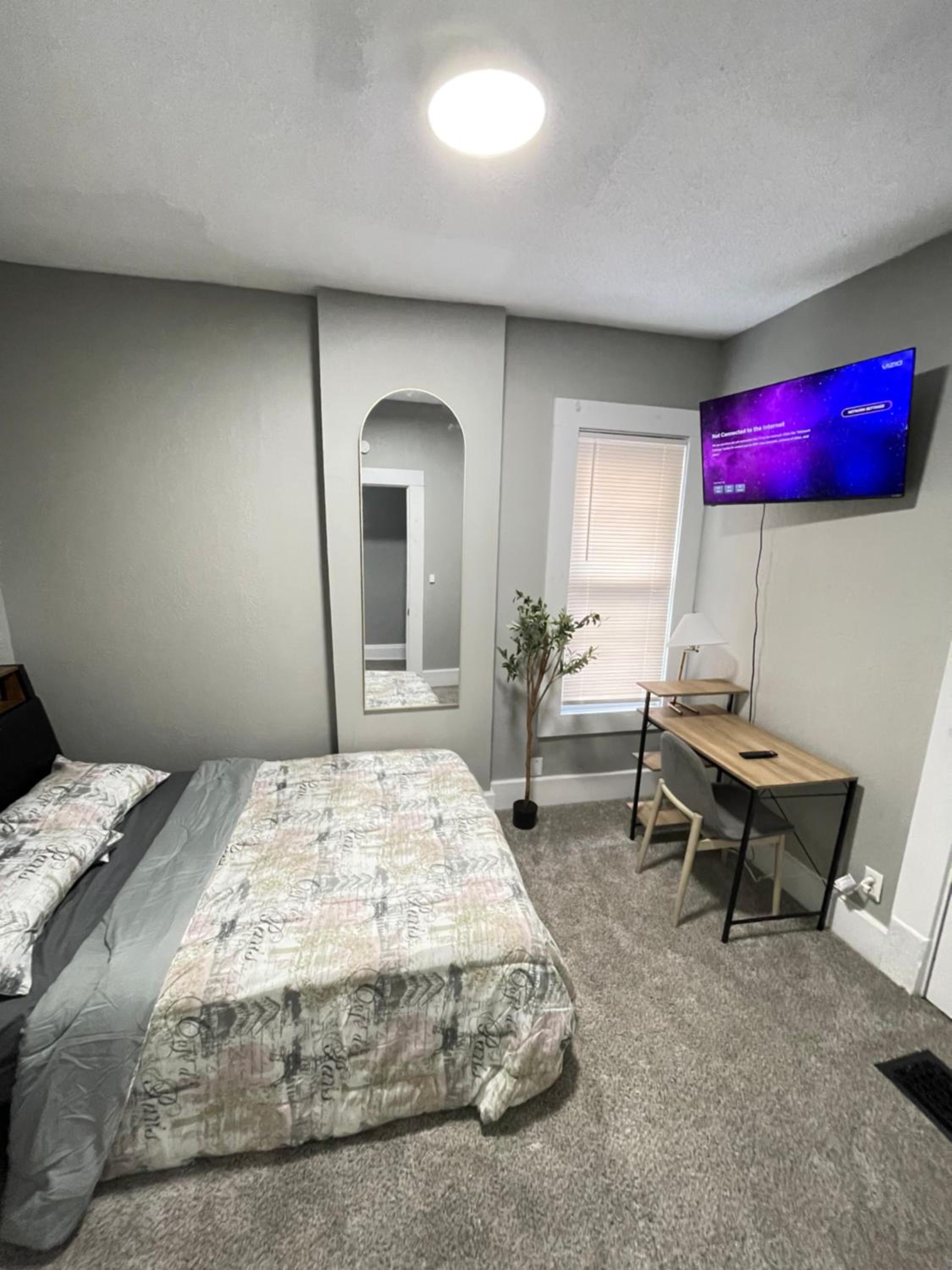 Chic Contemporary & Spacious 3br Townhome view 4
