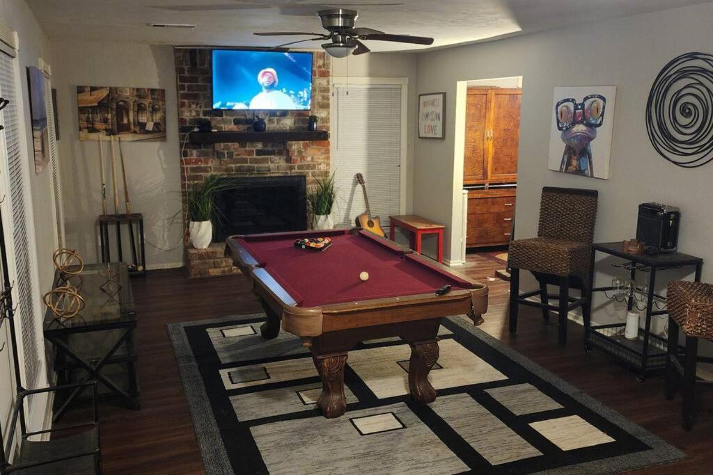 Family Home Getaway In Houston - Property Image 28