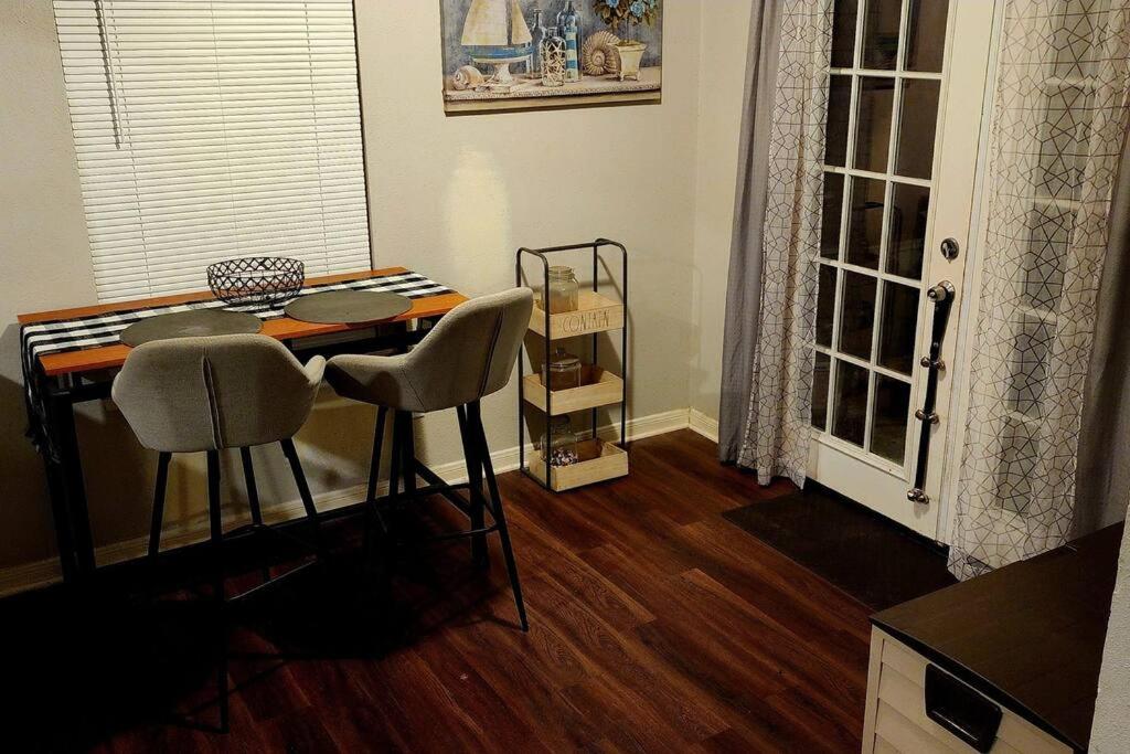 Family Home Getaway In Houston - Property Image 27