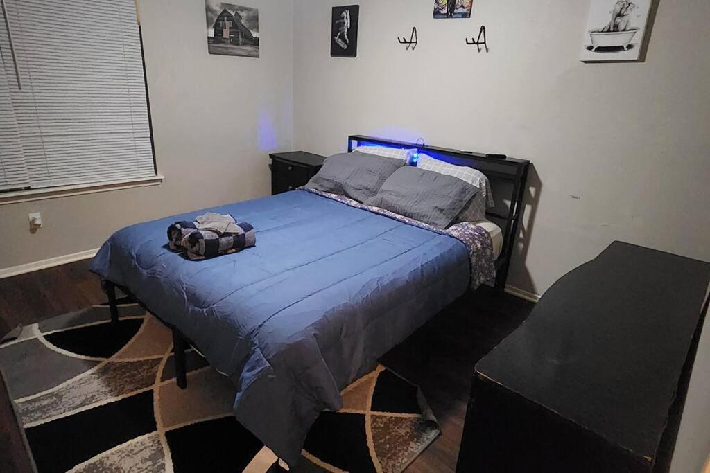 Family Home Getaway In Houston - Property Image 30
