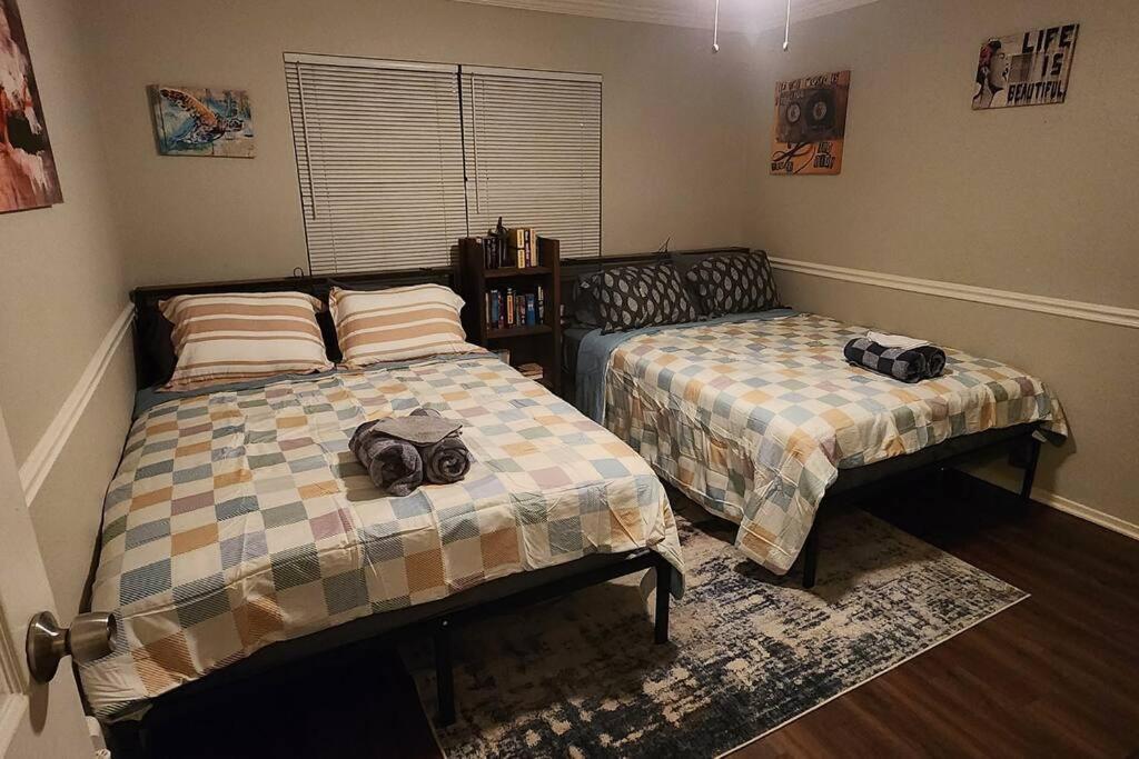 Family Home Getaway In Houston - Property Image 31
