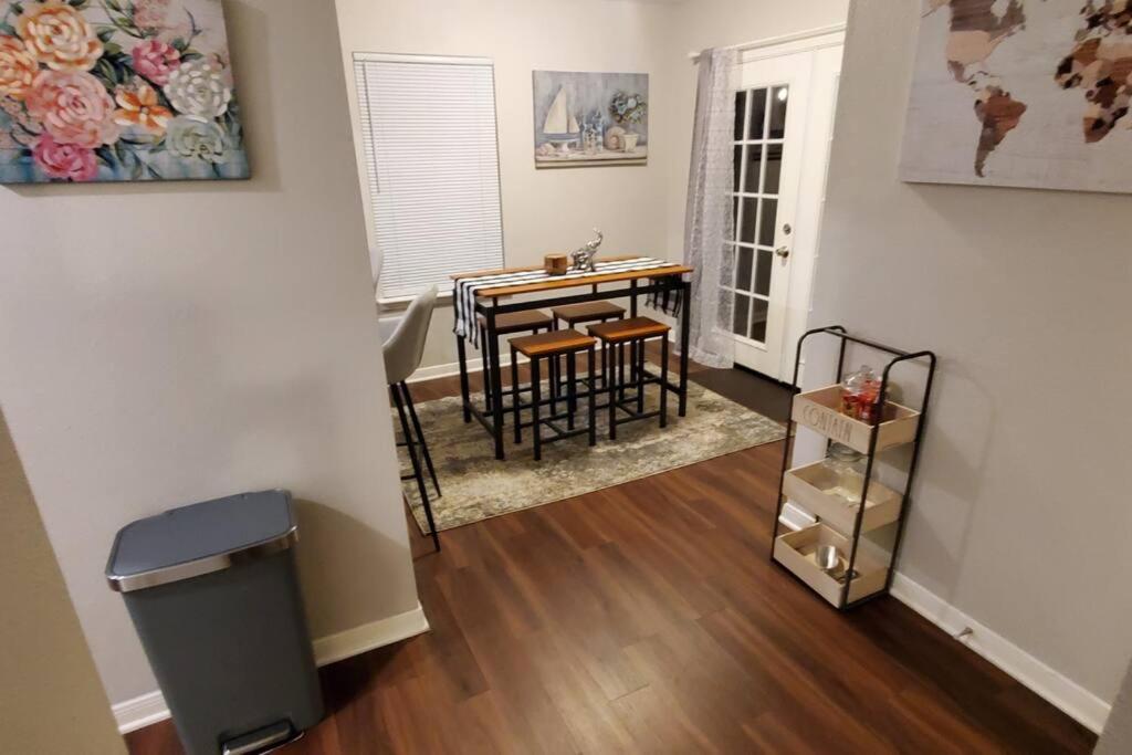 Family Home Getaway In Houston - Property Image 34