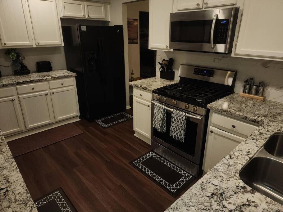 Family Home Getaway In Houston - Property Image 2