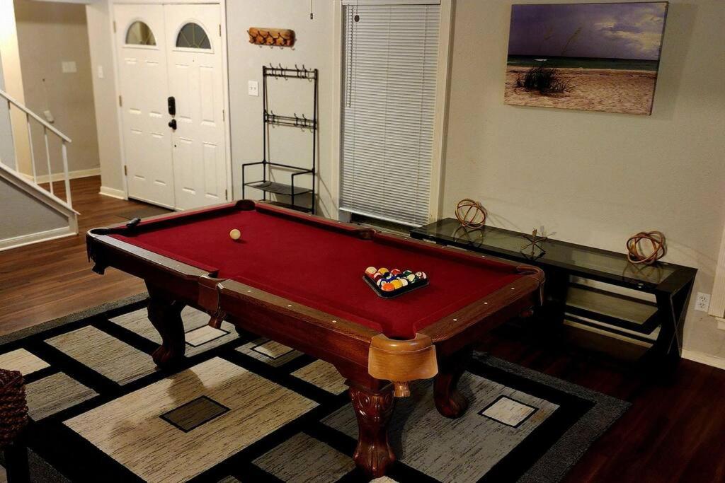 Family Home Getaway In Houston - Property Image 11