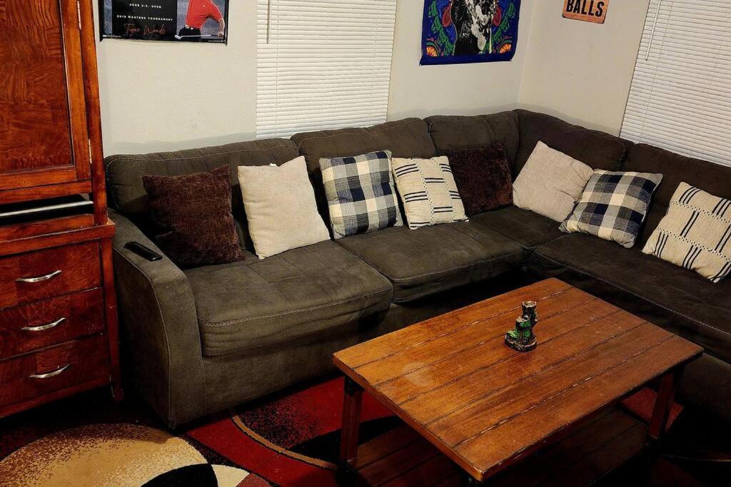 Family Home Getaway In Houston - Property Image 16