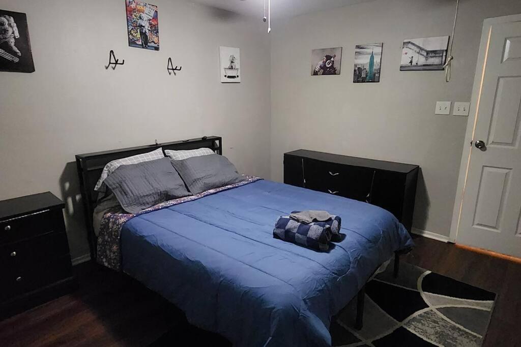 Family Home Getaway In Houston - Property Image 17