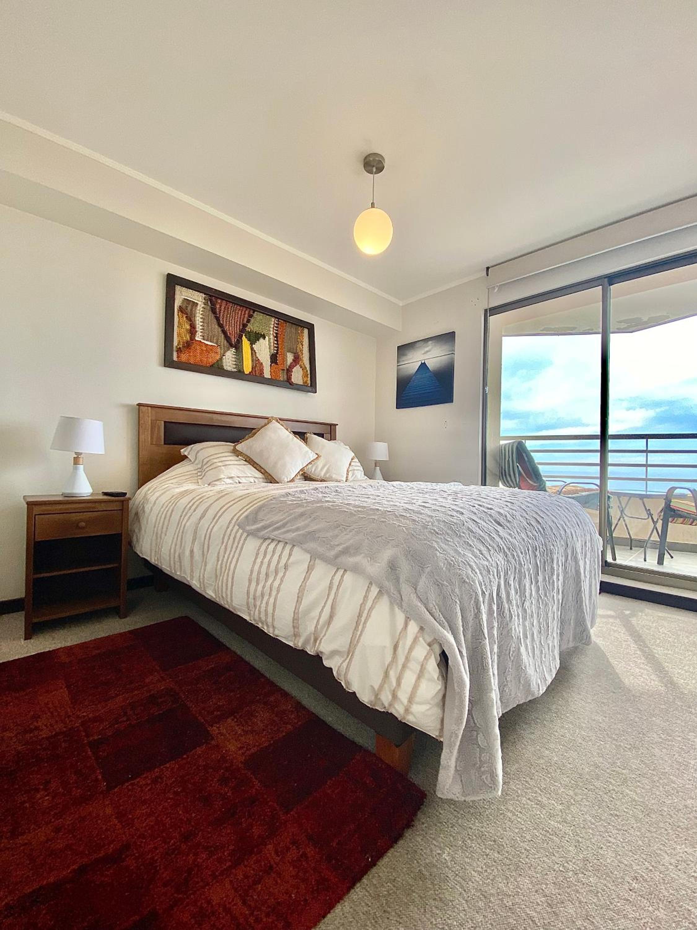 Hermoso Departamento En Valparaíso, Vista Al Mar.
