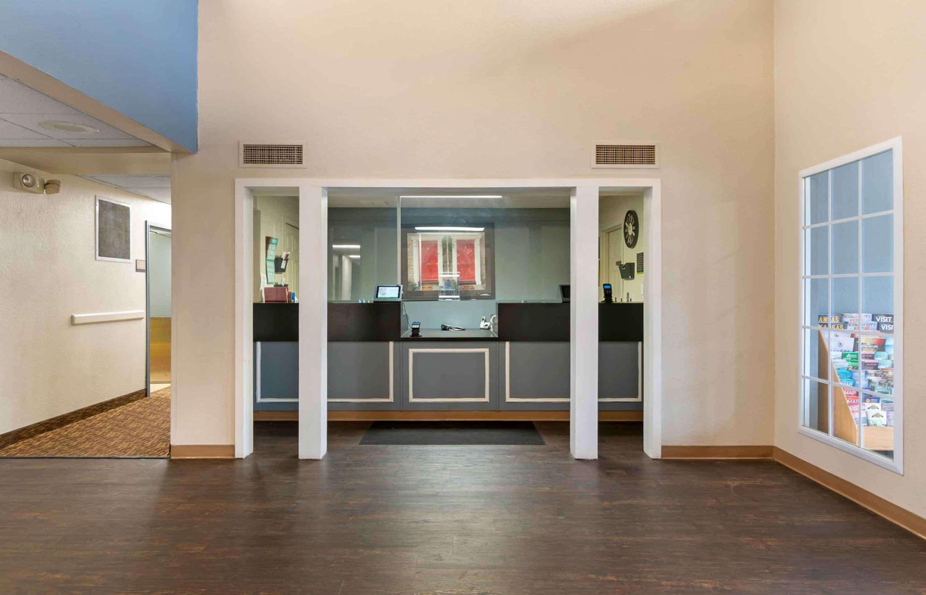 Kansas City Vacations - Extended Stay America Suites - Kansas City - Airport - Tiffany Springs - Property Image 37