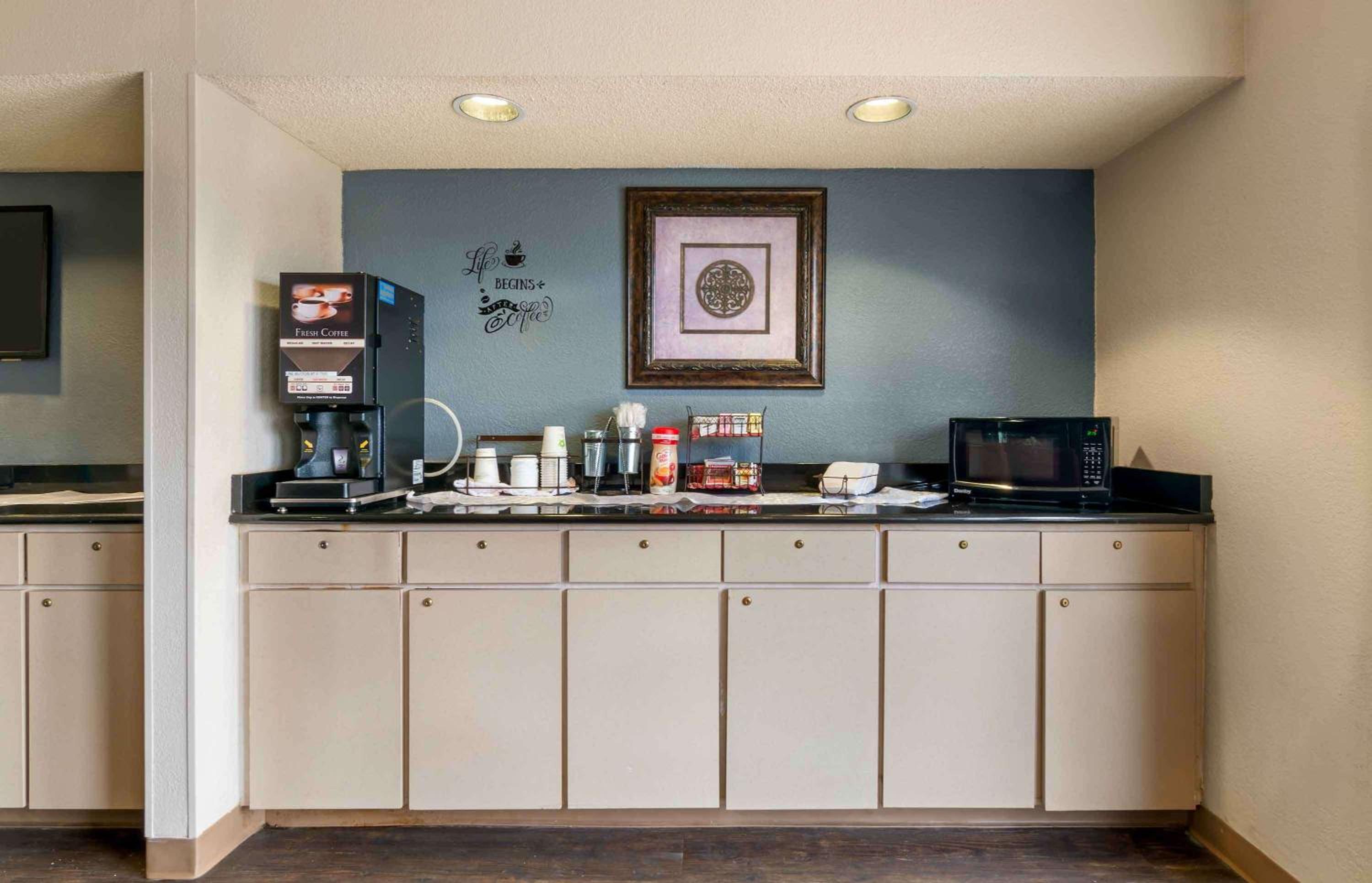 Kansas City Vacations - Extended Stay America Suites - Kansas City - Airport - Tiffany Springs - Property Image 38