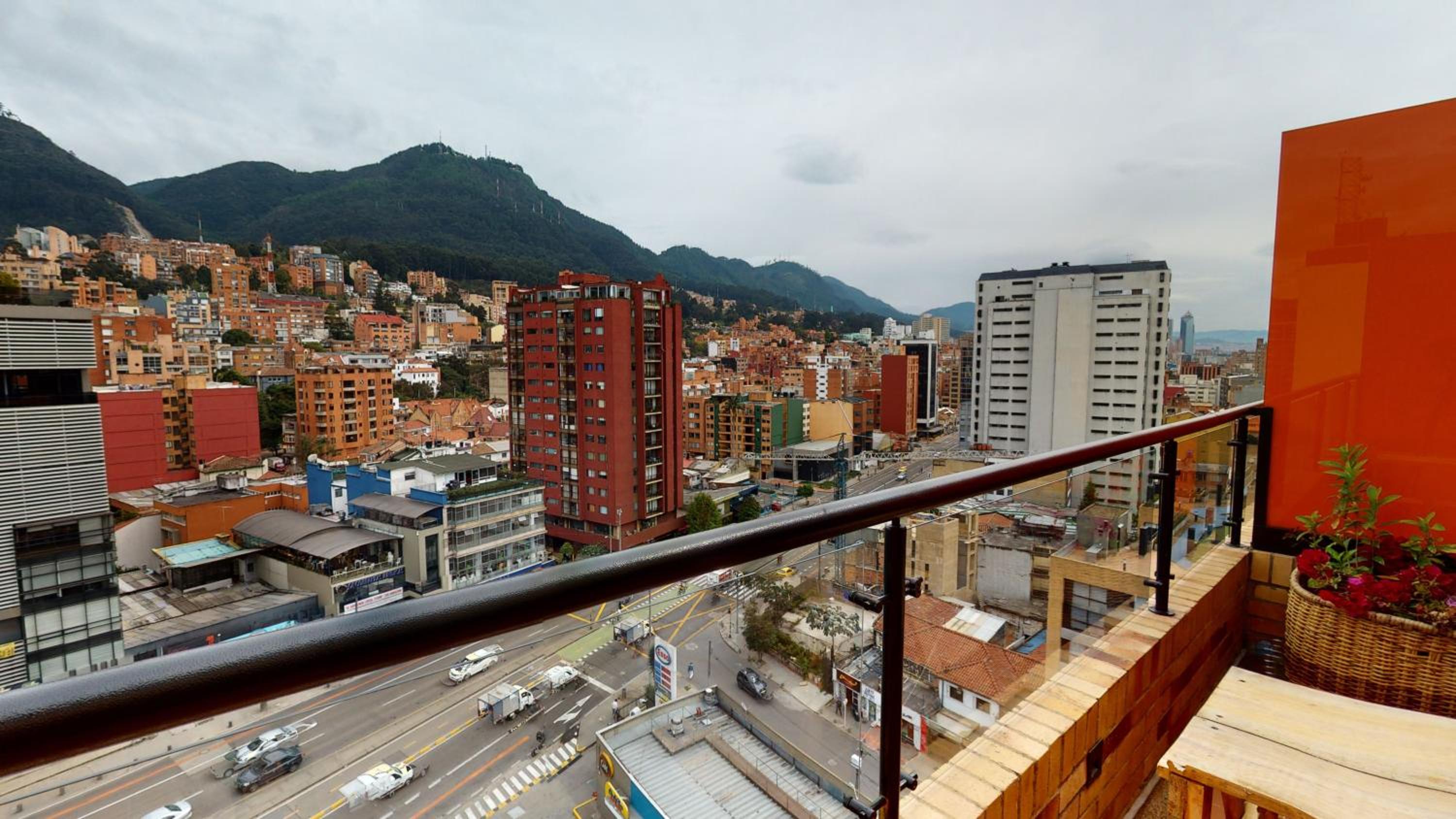 1304 Espectacular apto con excelente vista