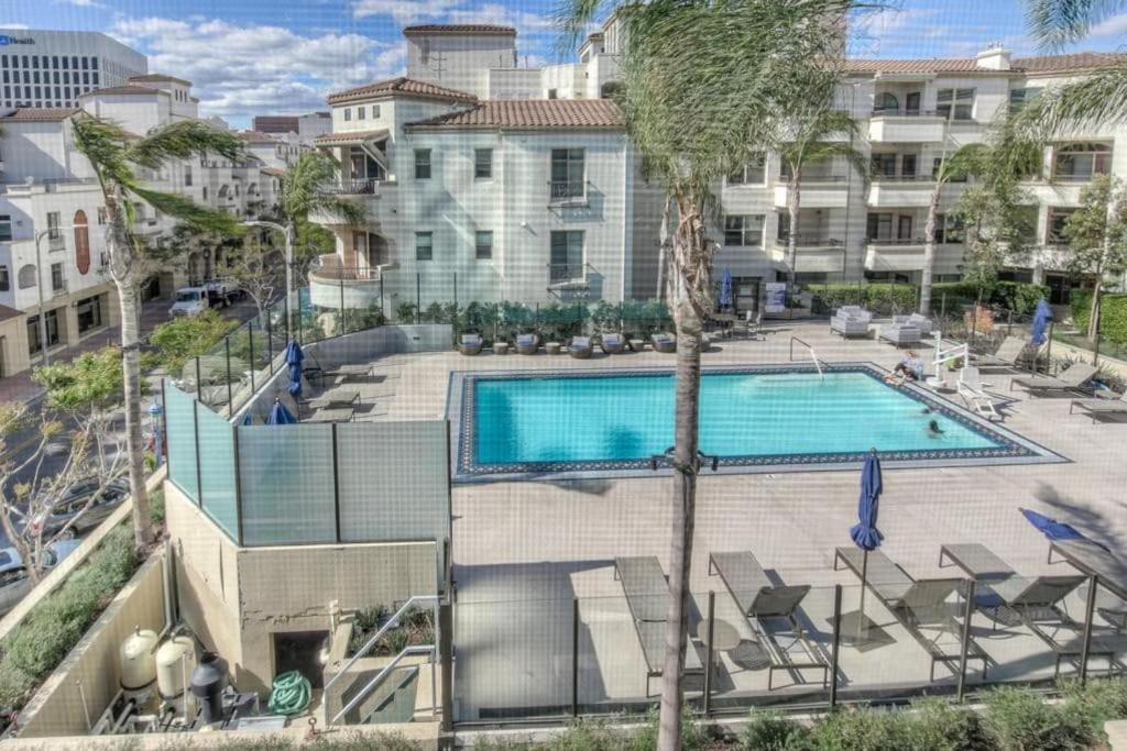 Cozy Large 1 Bedroom Condo by UCLA