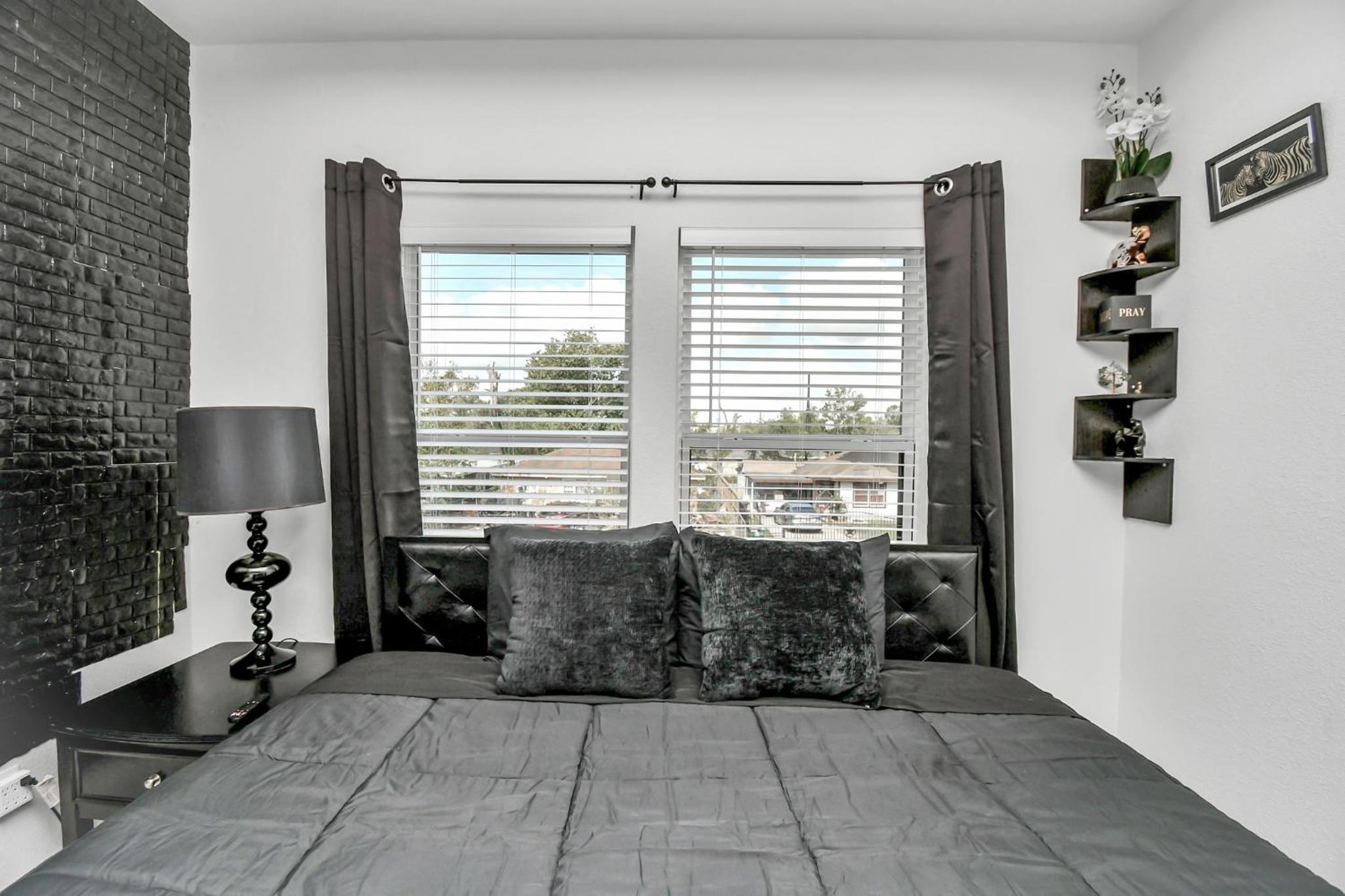 Cozy 3 Bedroom Townhouse in the Heart of Houston