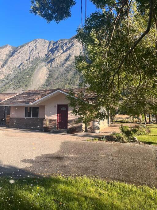 Taurean Vines Guest house