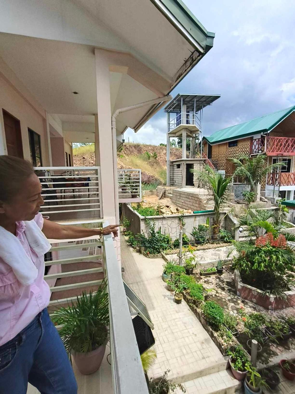 Flores Garden Resort Hostel view 3