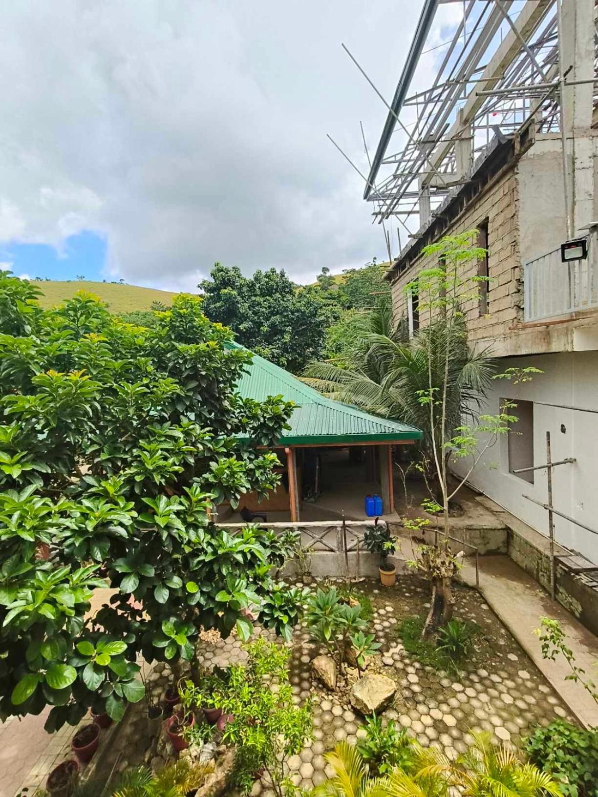 Flores Garden Resort Hostel view 5