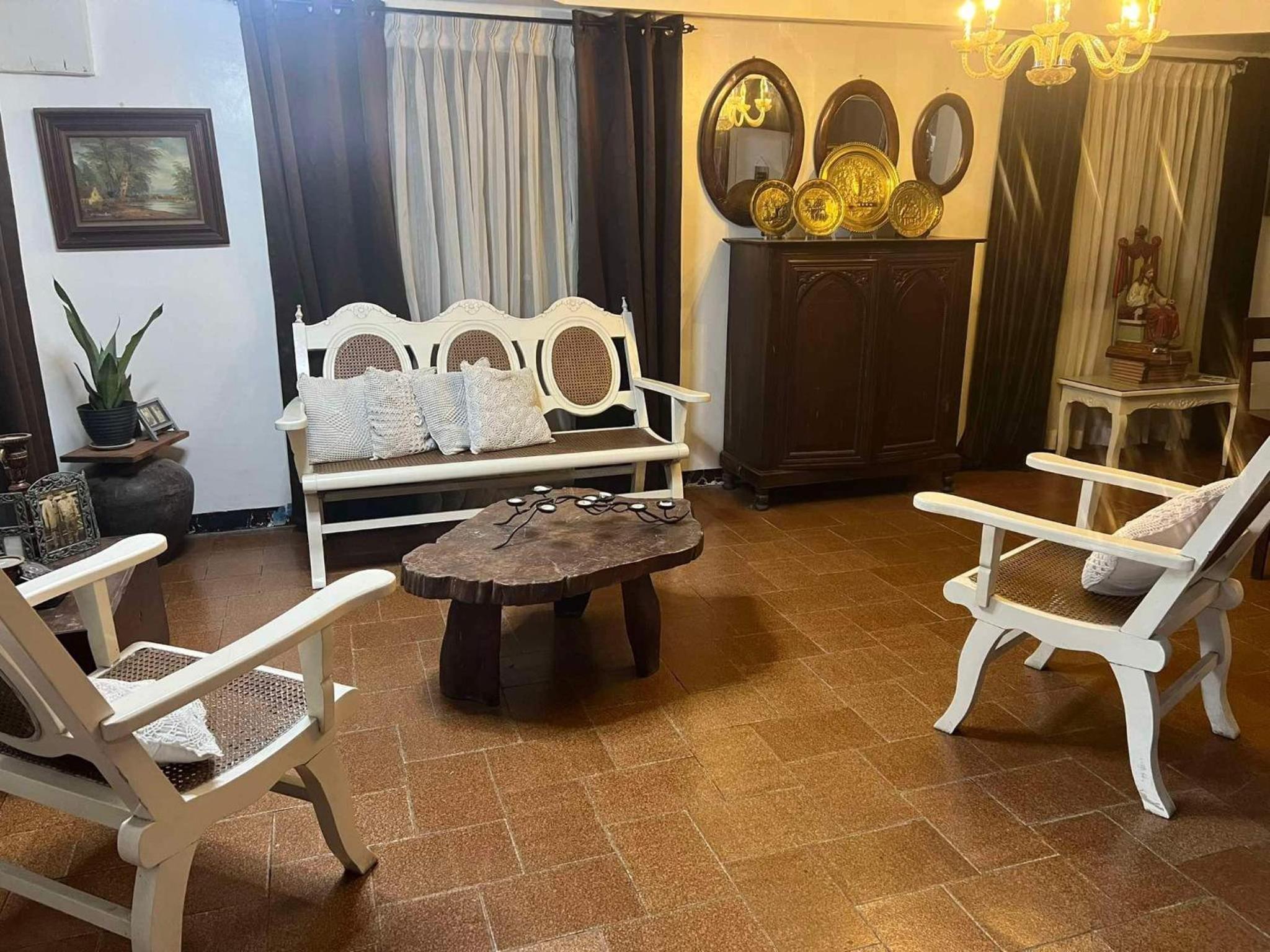 Anton & Isabel Charming Home in Bangued view 3