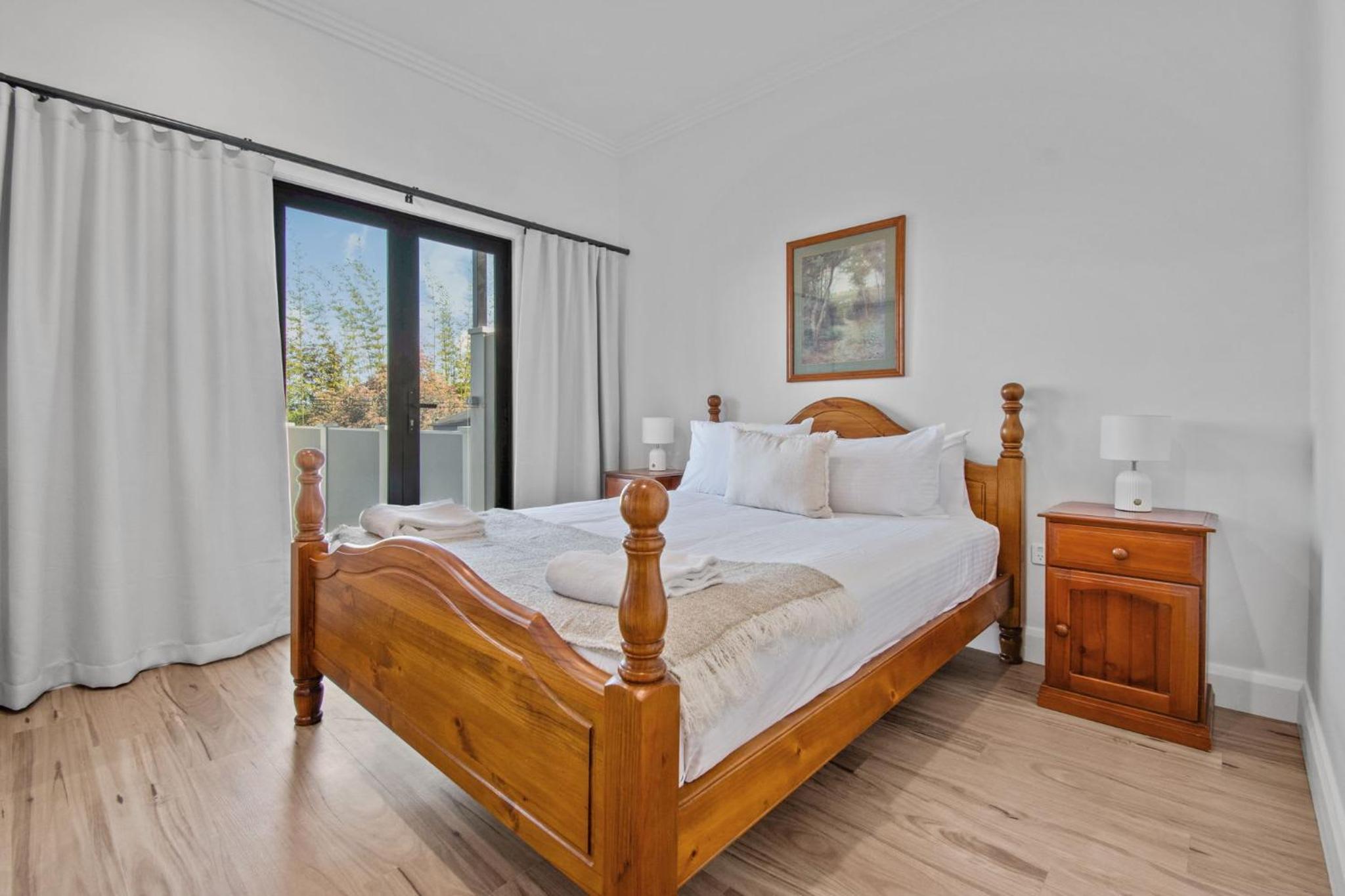 Heights of Luxury - Elite Contemporary Entertainer