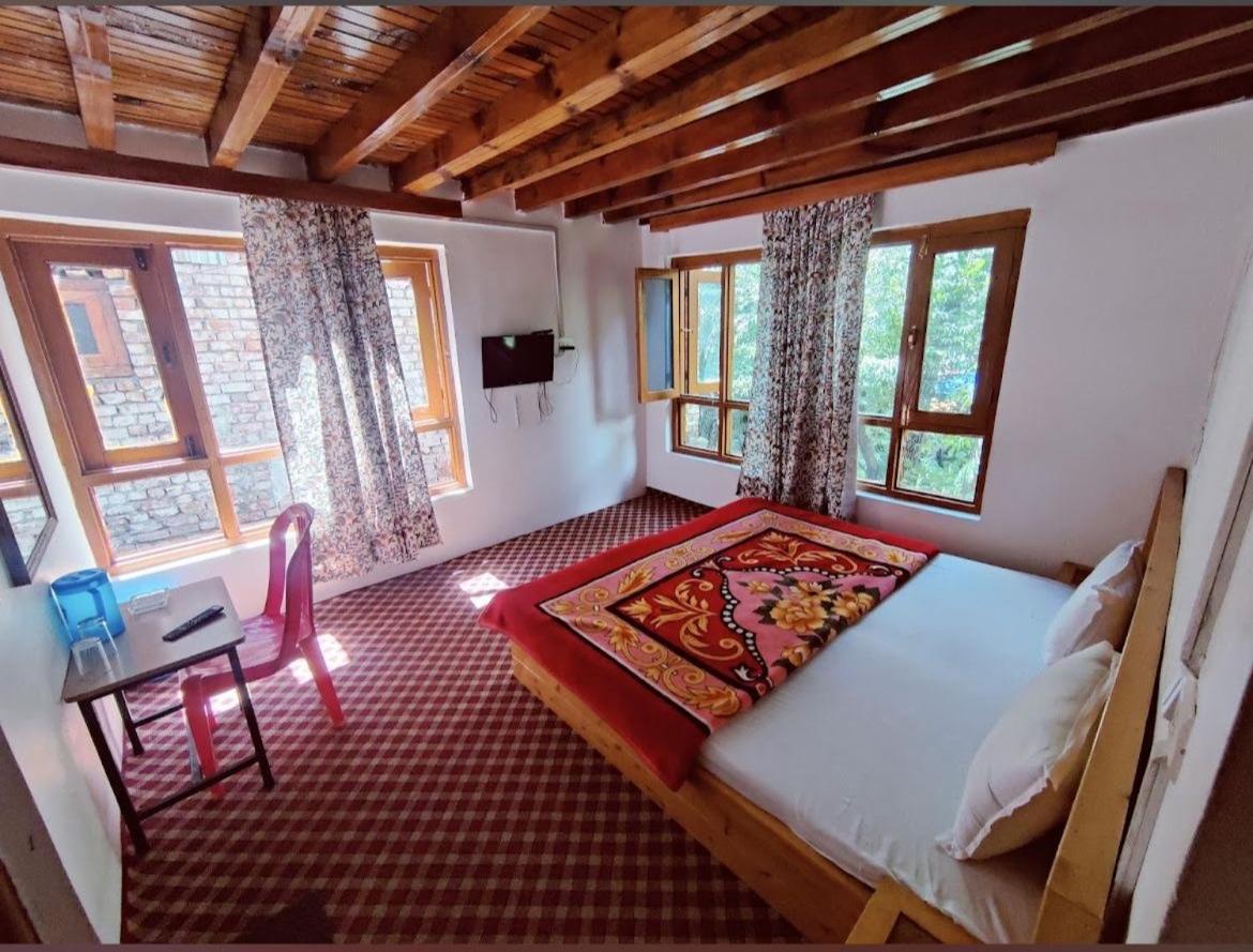 Jahangir Cottage Pahalgam view 3