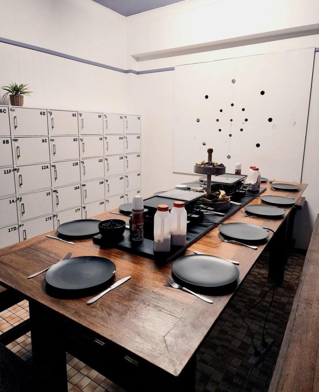 Hotel Wanna Stay? - Image 1