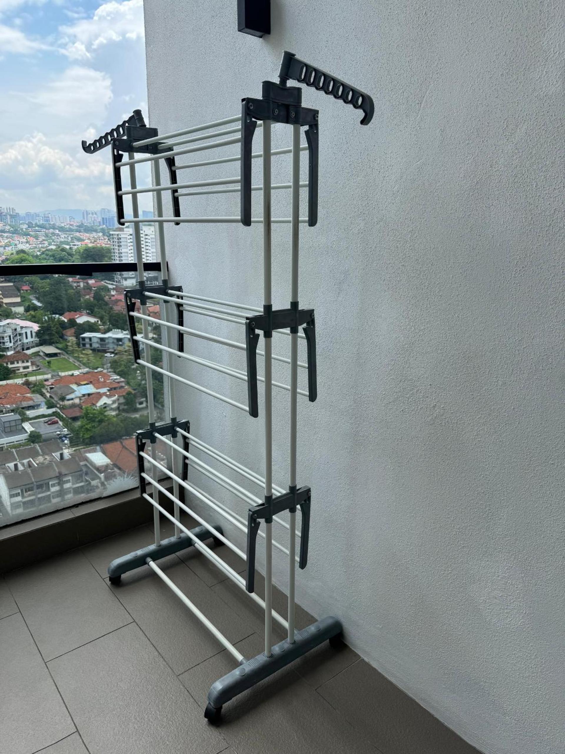 EST Bangsar KL Sentral by DeUrban