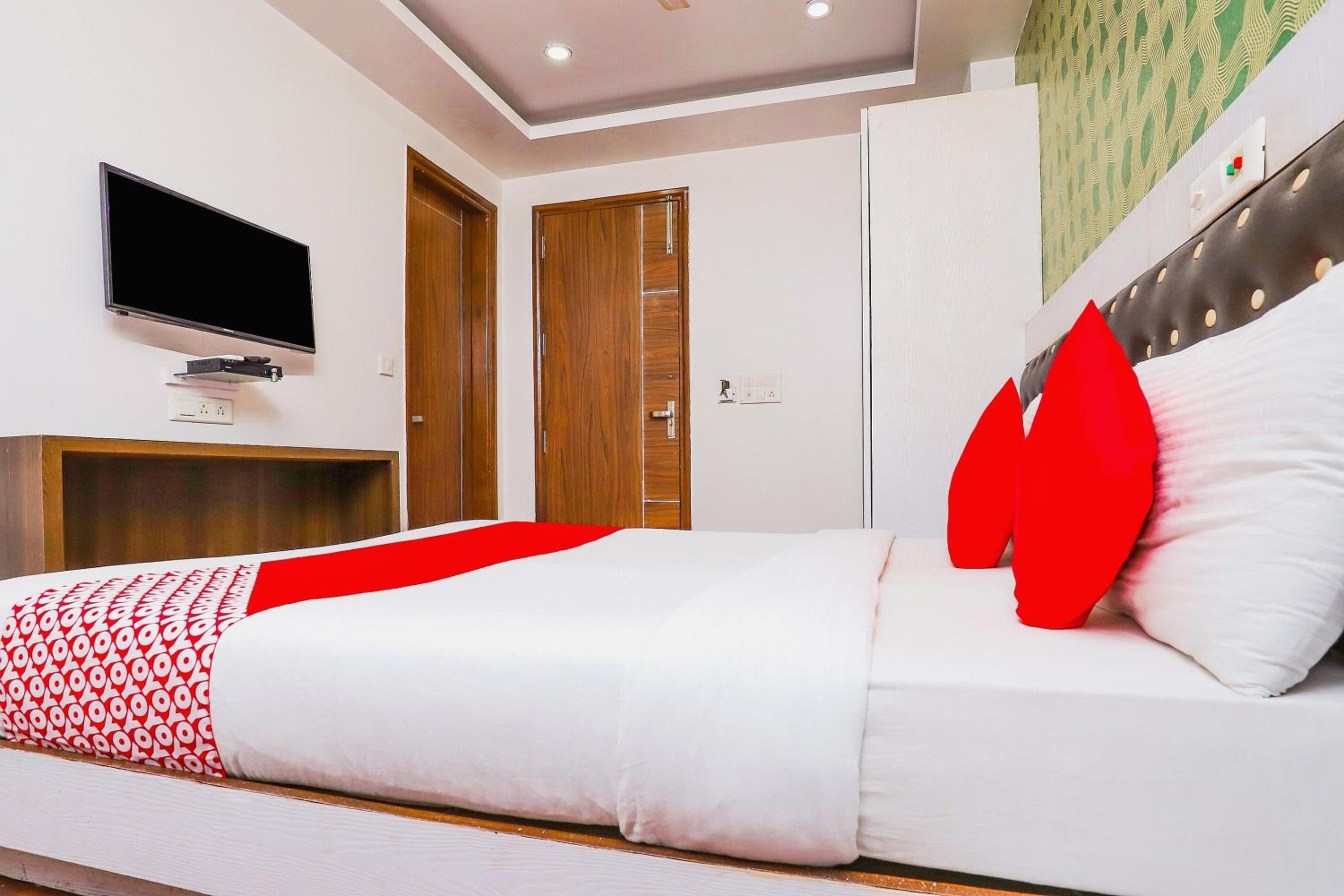 Hotel O Sehej Continental