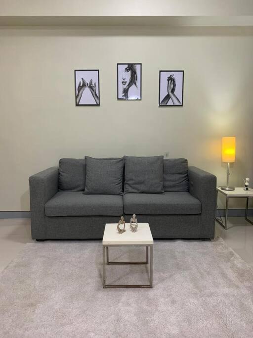 Modern Suite in Mckinley view 4